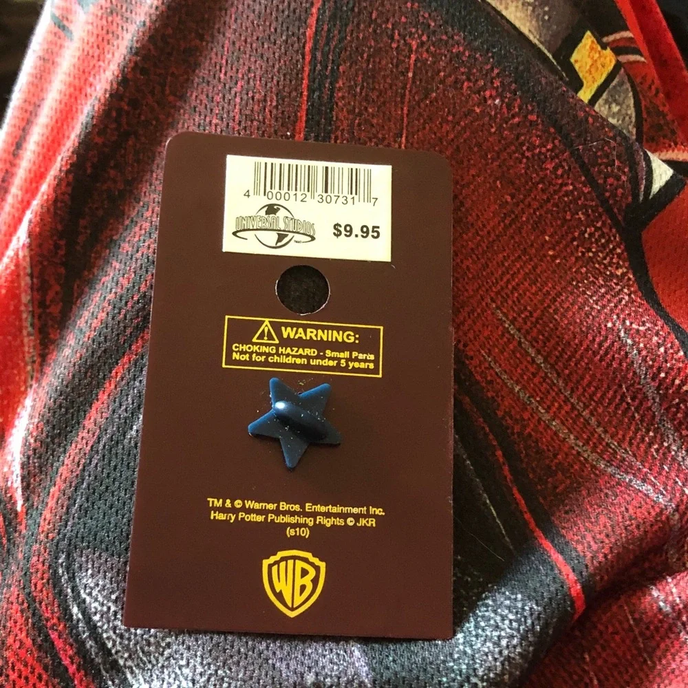Warner Bros. Harry Potter Dumbledore Pin in Green and Gold